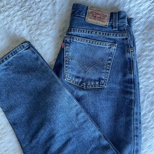 **SOLD***Levi’s 550💙